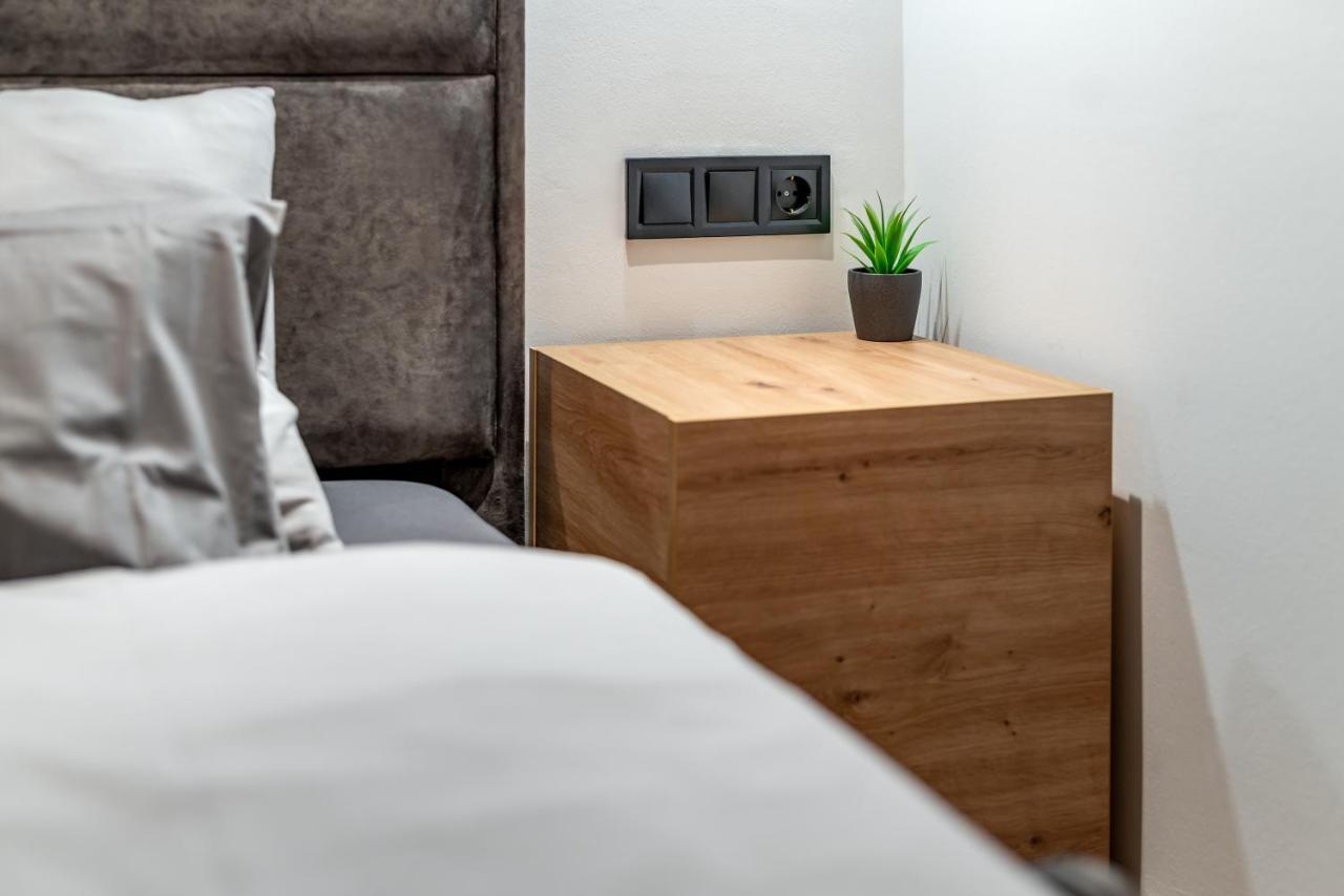 Downtown Luxury By Stlcz With 2 Bathrooms Budapest Exterior photo